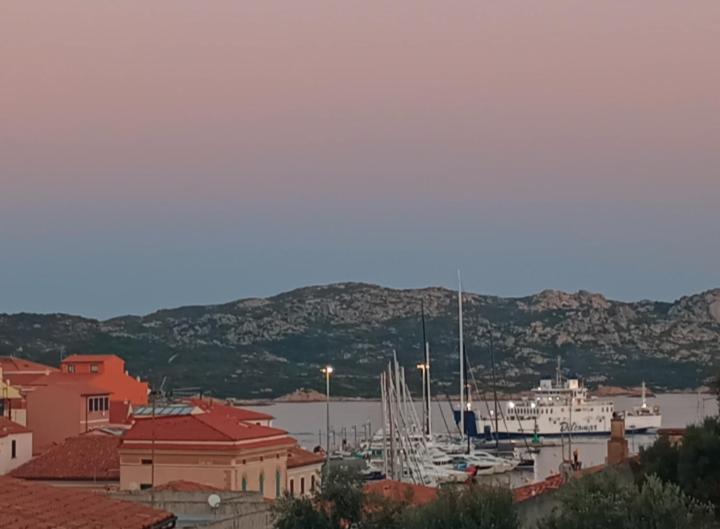 Appartamento La Terrazza - Localita Cala Gavetta La Maddalena  Bagian luar foto